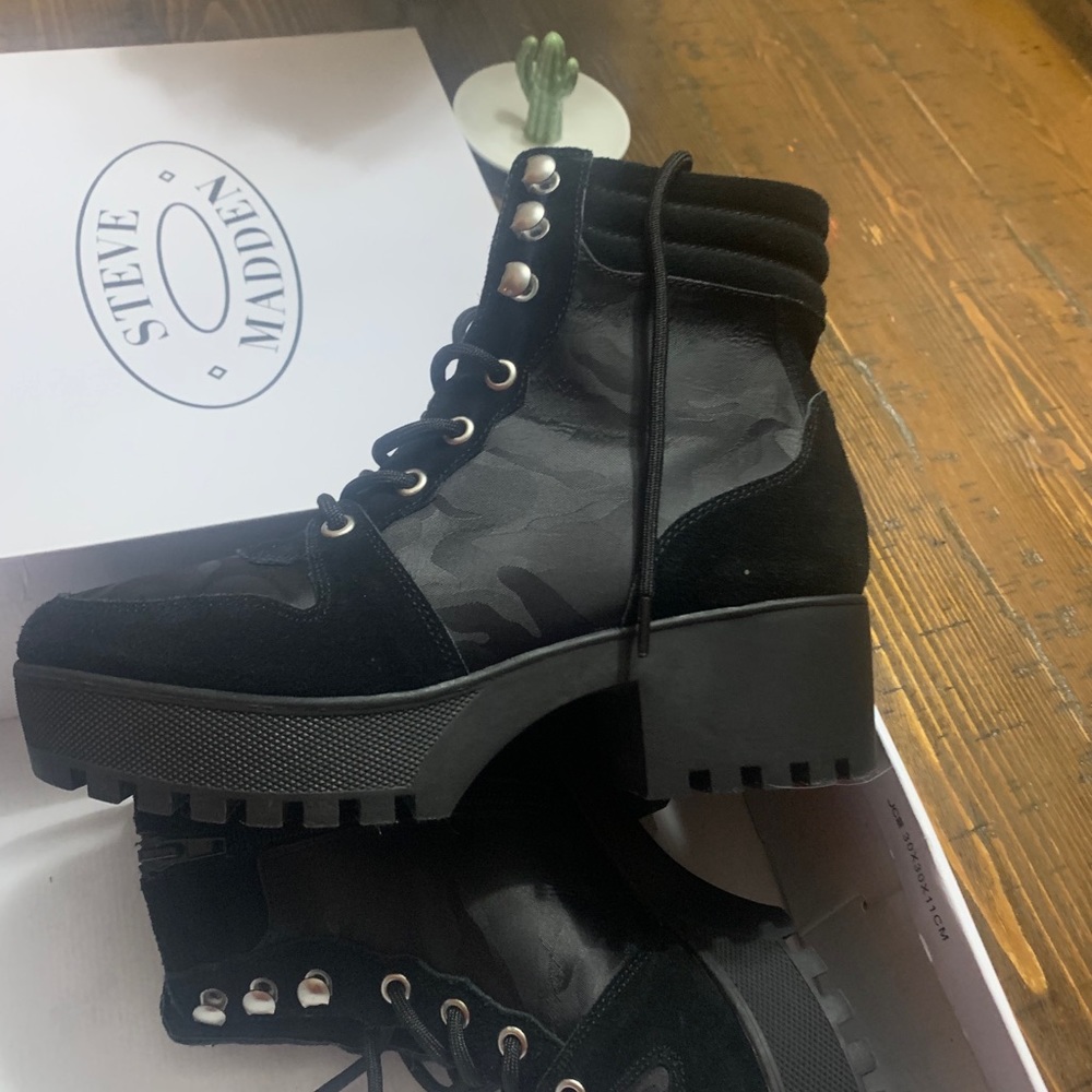 Steve Madden bootie